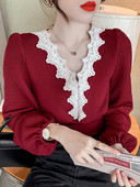 Stílusos ing csipkével és spitz nyakkivágással