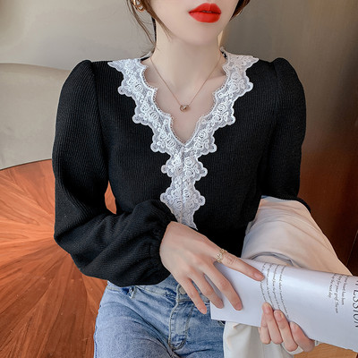 Stílusos ing csipkével és spitz nyakkivágással