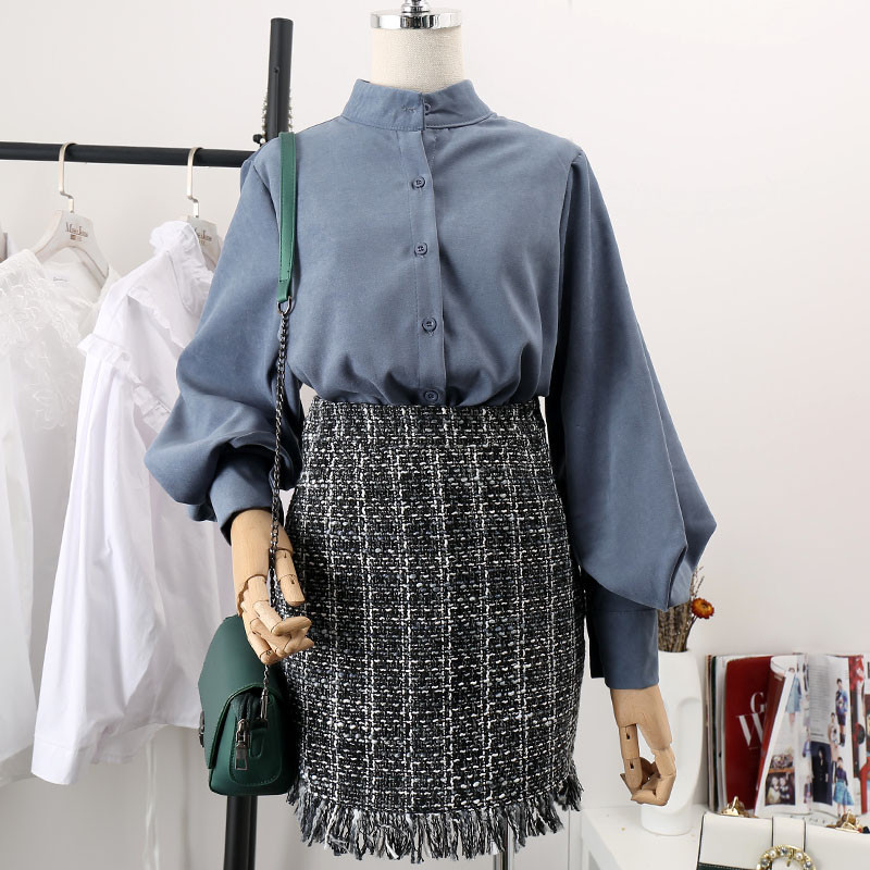 Modern női ing alacsony gallérral és széles ujjakkal