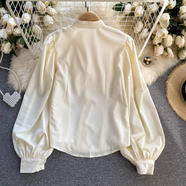 Naiste vabaaja särk pikkade laiade varrukatega