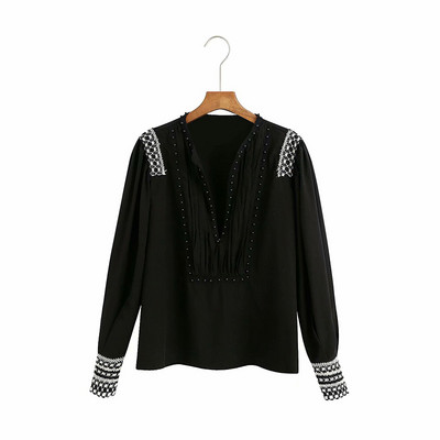 Γυναικείο μαύρο πουκάμισο με βαθύ ντεκολτέ