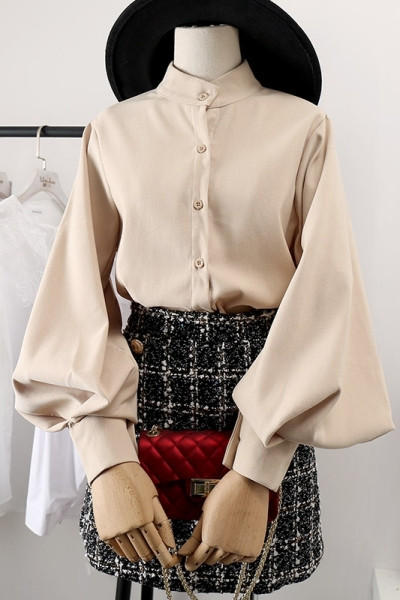 Naiste madala krae ja laiade varrukatega särk - retro stiilis