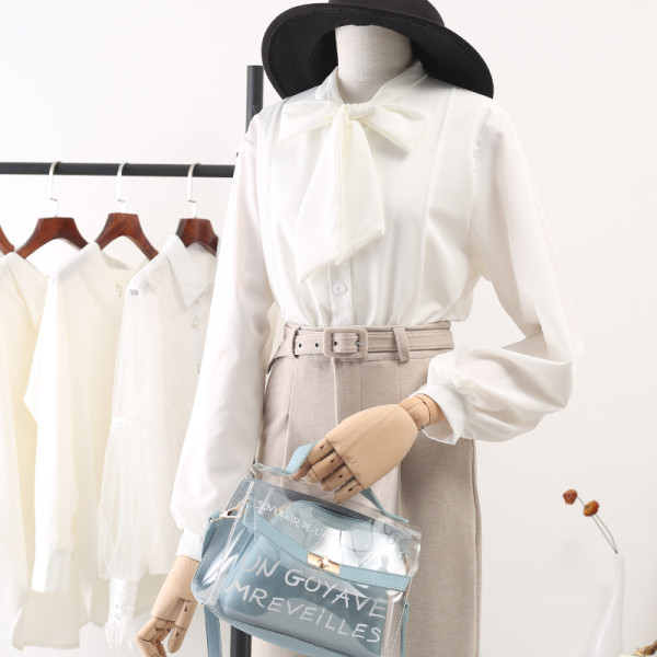 Moodne naiste särk paelaga ja pikkade varrukatega valge ja sinine