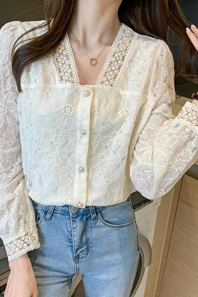 Naiste vabaaja pitsiline beeži värvi nööpidega särk