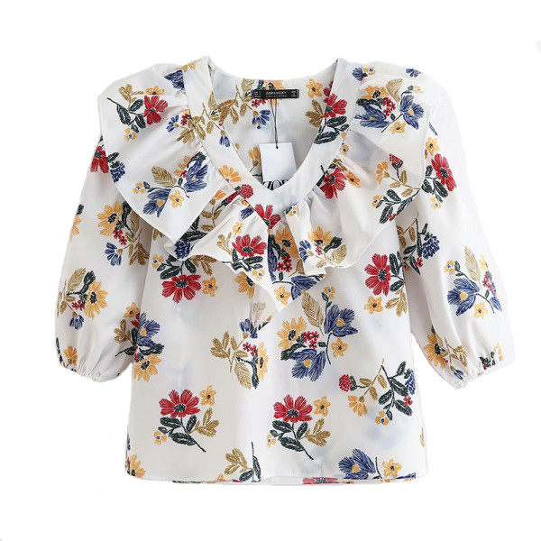 Cămașă de primăvară cu model floral și decolteu spitz