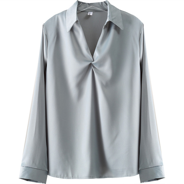 Moodne naiste satiinist särk spitsikaelusega