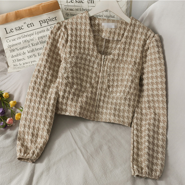 Tõmbluku ja spitsikaelusega naiste särk