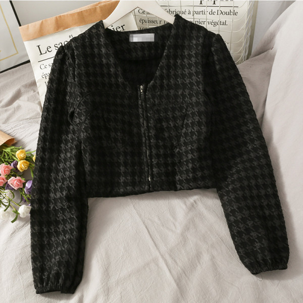 Tõmbluku ja spitsikaelusega naiste särk