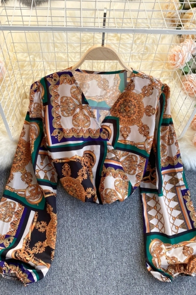 Πολύχρωμο γυναικείο πουκάμισο με ντεκολτέ 