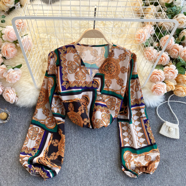 Πολύχρωμο γυναικείο πουκάμισο με ντεκολτέ 