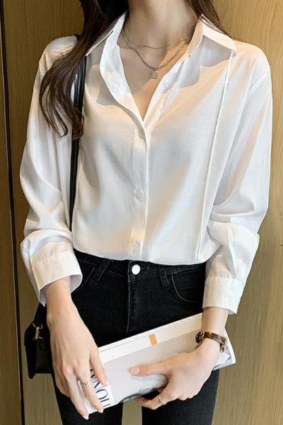 Naiste nööpide ja pikkade varrukatega särk - tavaline mudel