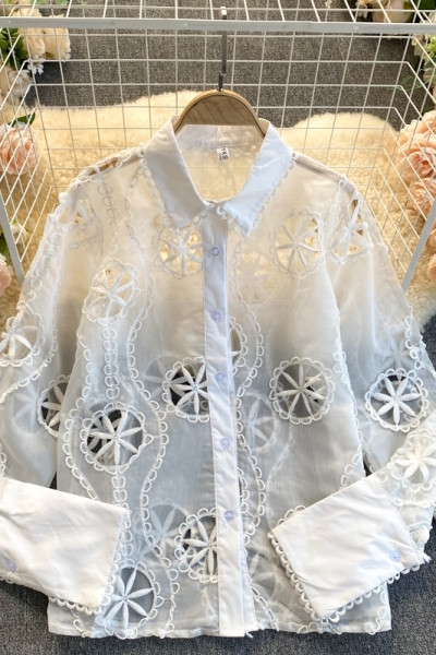 Ženska čipkasta košulja bijele boje s klasičnim ovratnikom