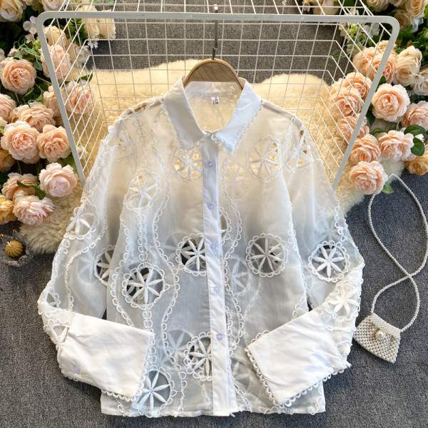 Ženska čipkasta košulja bijele boje s klasičnim ovratnikom