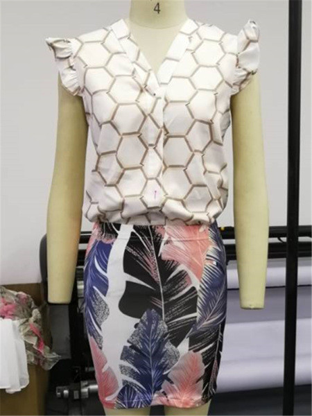 Naiste valge lokkidega vabaajasärk