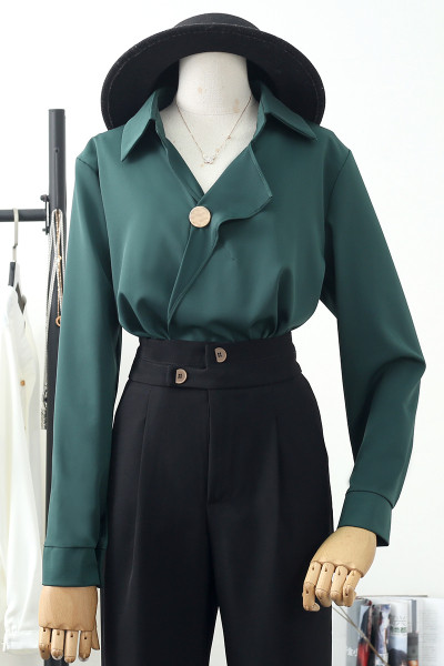 Moodne naiste särk - spits-kaelusega ja pikkade varrukatega