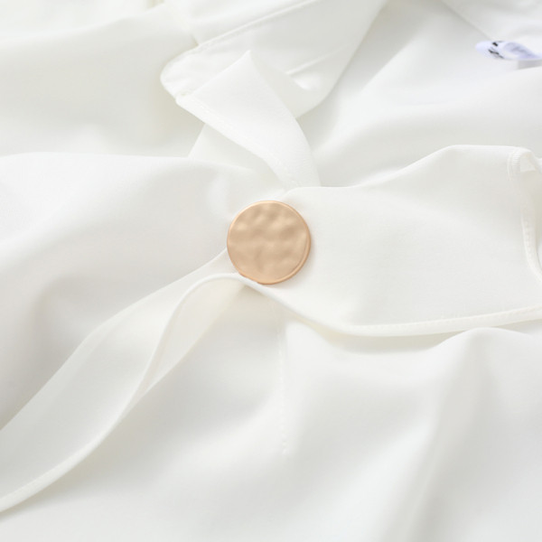 Moodne naiste särk - spits-kaelusega ja pikkade varrukatega