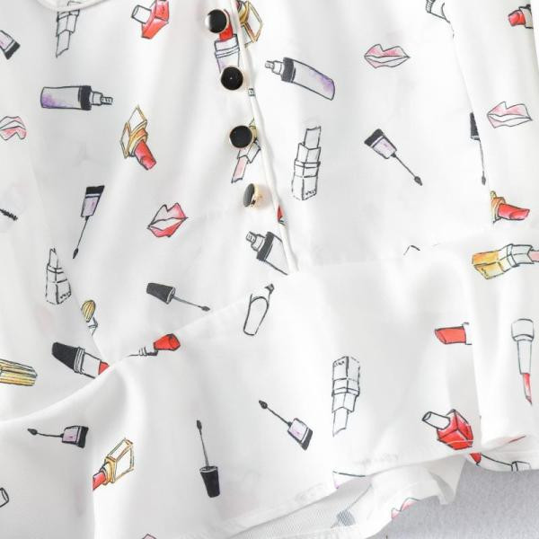 Lühike asümmeetriline sügava spitsikaelusega särk