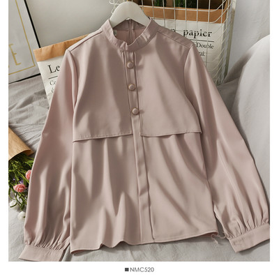 Μοντέρνο γυναικείο πουκάμισο με χαμηλό γιακά