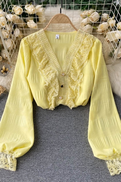 Ženska košulja s čipkom i špic izrezom