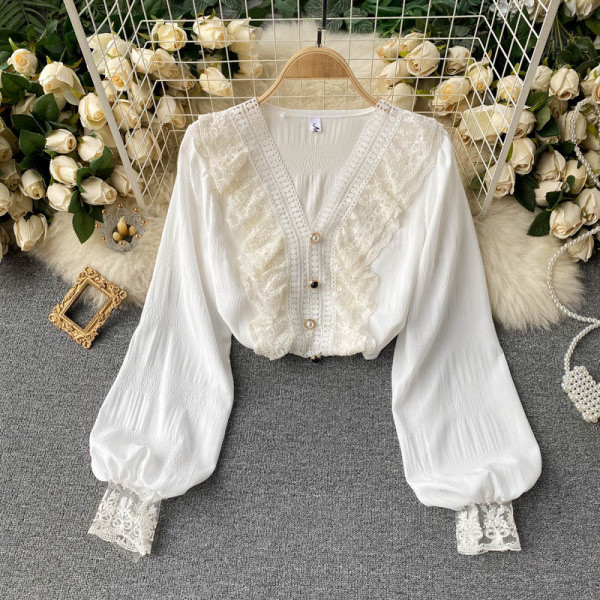 Ženska košulja s čipkom i špic izrezom