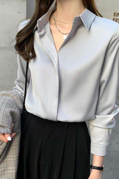 Običan model ženske košulje sa klasičnom kragnom u tri boje