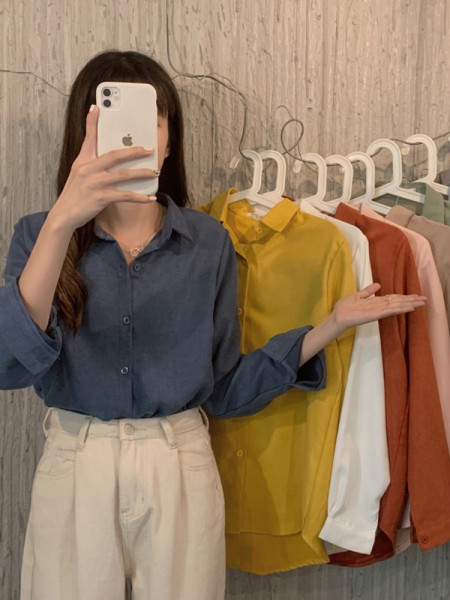 Klassikalise mudeliga paksust kangast naistesärk