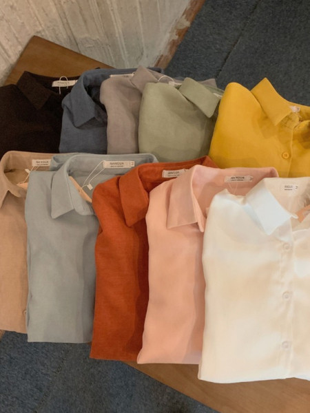 Klassikalise mudeliga paksust kangast naistesärk