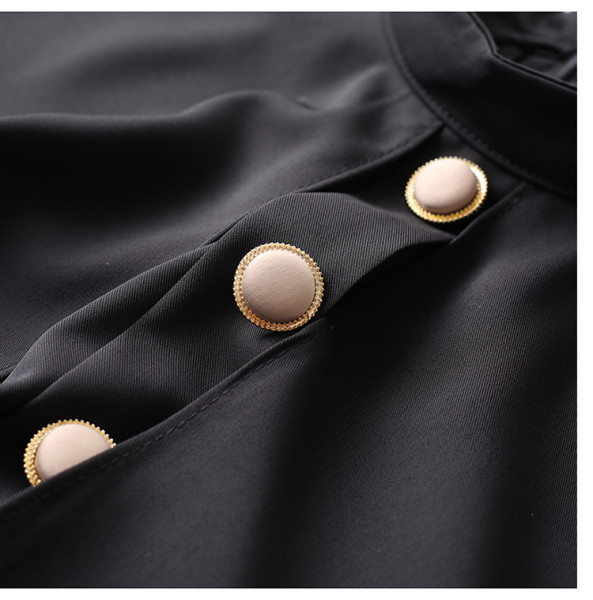 Modern női ing kerek nyakkivágással és kerek gombokkal