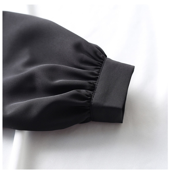 Modern női ing kerek nyakkivágással és kerek gombokkal