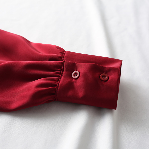 Klassikalise kraega vabaaja naiste särk – lai mudel