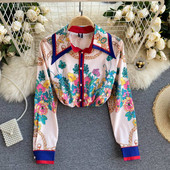 Naiste värviline klassikalise krae ja lillemotiividega särk