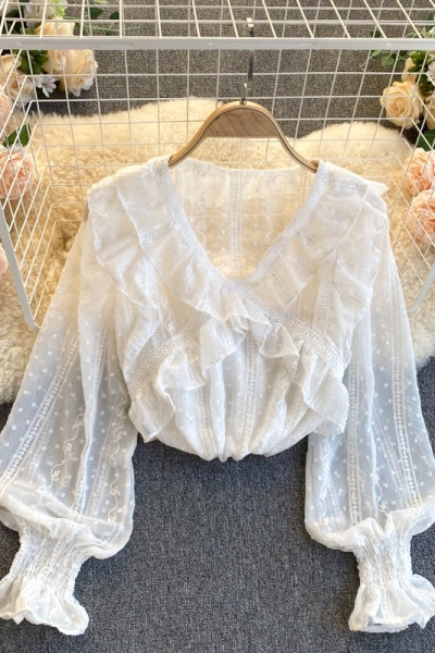 Női csipke ing spitz nyakkivágással és fürtökkel