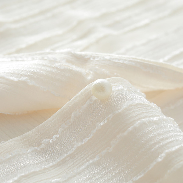 Laiade varrukate ja ümara kaelusega naiste sügissärk