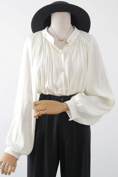 Cămașă de damă cu decolteu rotund și mâneci largi