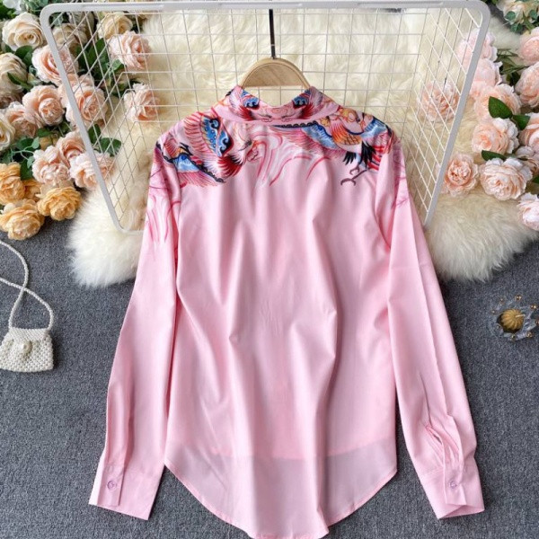 Stiilne roosa klassikalise kraega naiste särk