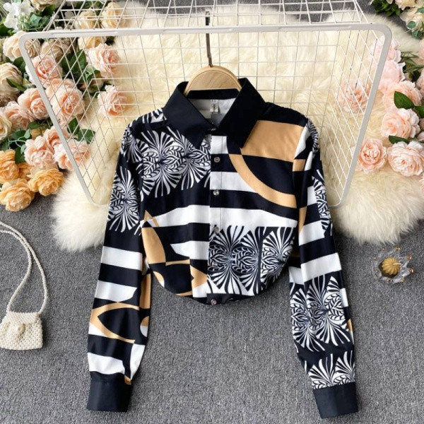 Moodne naiste särk klassikalise kaelusega musta värvi