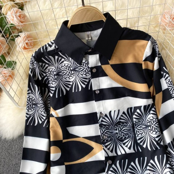 Moodne naiste särk klassikalise kaelusega musta värvi