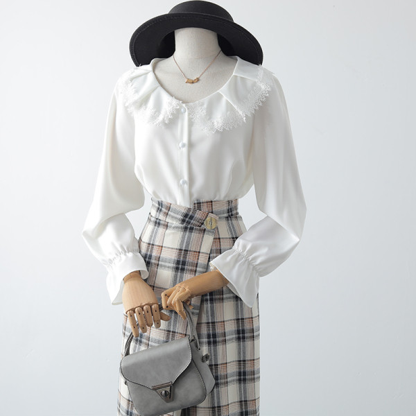 Modern női ing kerek nyakkivágással, csipkével és lótusz ujjakkal