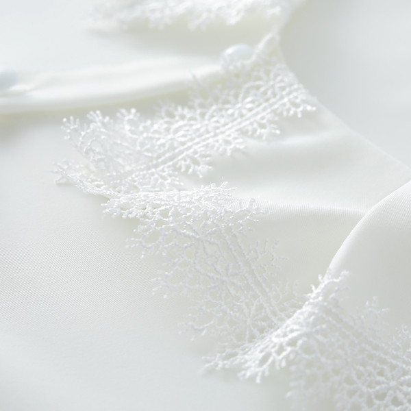 Modern női ing kerek nyakkivágással, csipkével és lótusz ujjakkal