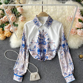 Naiste retrosärk klassikalise krae ja pikkade varrukatega