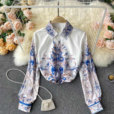 Naiste retrosärk klassikalise krae ja pikkade varrukatega