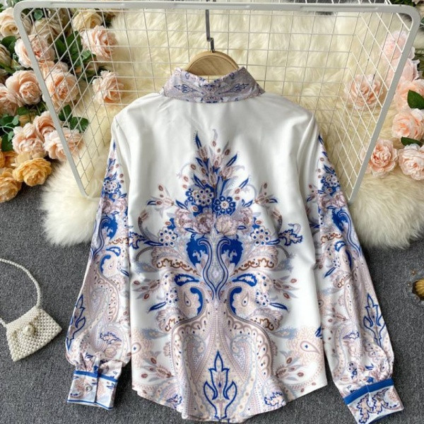 Naiste retrosärk klassikalise krae ja pikkade varrukatega