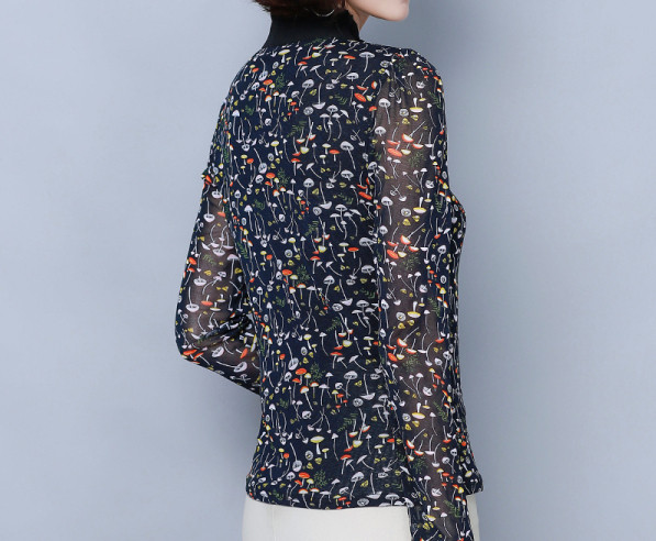 Női ing virágmintával és alacsony gallérral - 4XL-ig