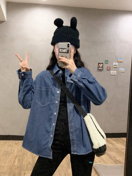 Naiste teksasärk nööpide ja klassikalise kraega