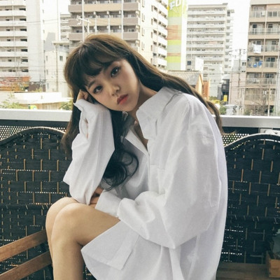 Női ing gombokkal - széles modell fehér színben