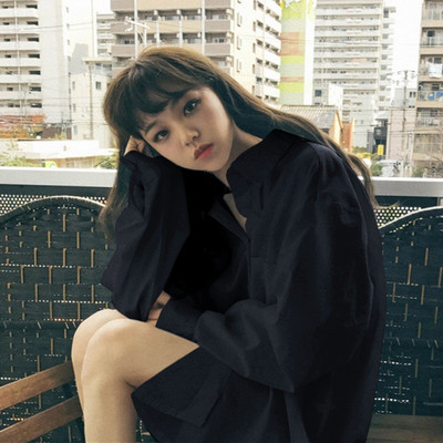 Női ing gombokkal - széles modell fehér színben