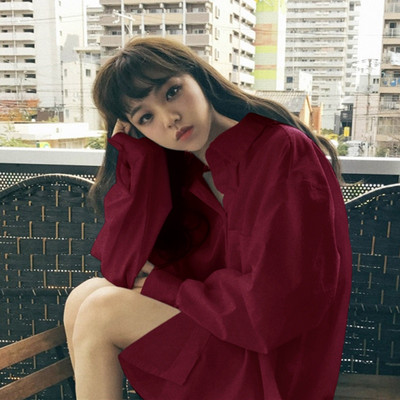 Női ing gombokkal - széles modell fehér színben