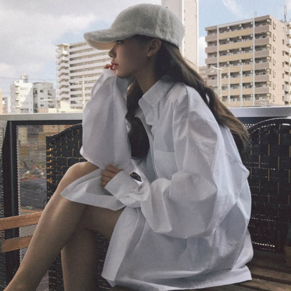 Női ing gombokkal - széles modell fehér színben