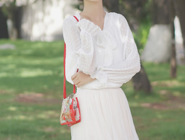 Moodne naiste särk valget värvi pitsiga