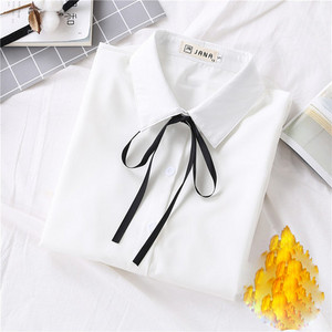 Modern női ing fehér szalaggal